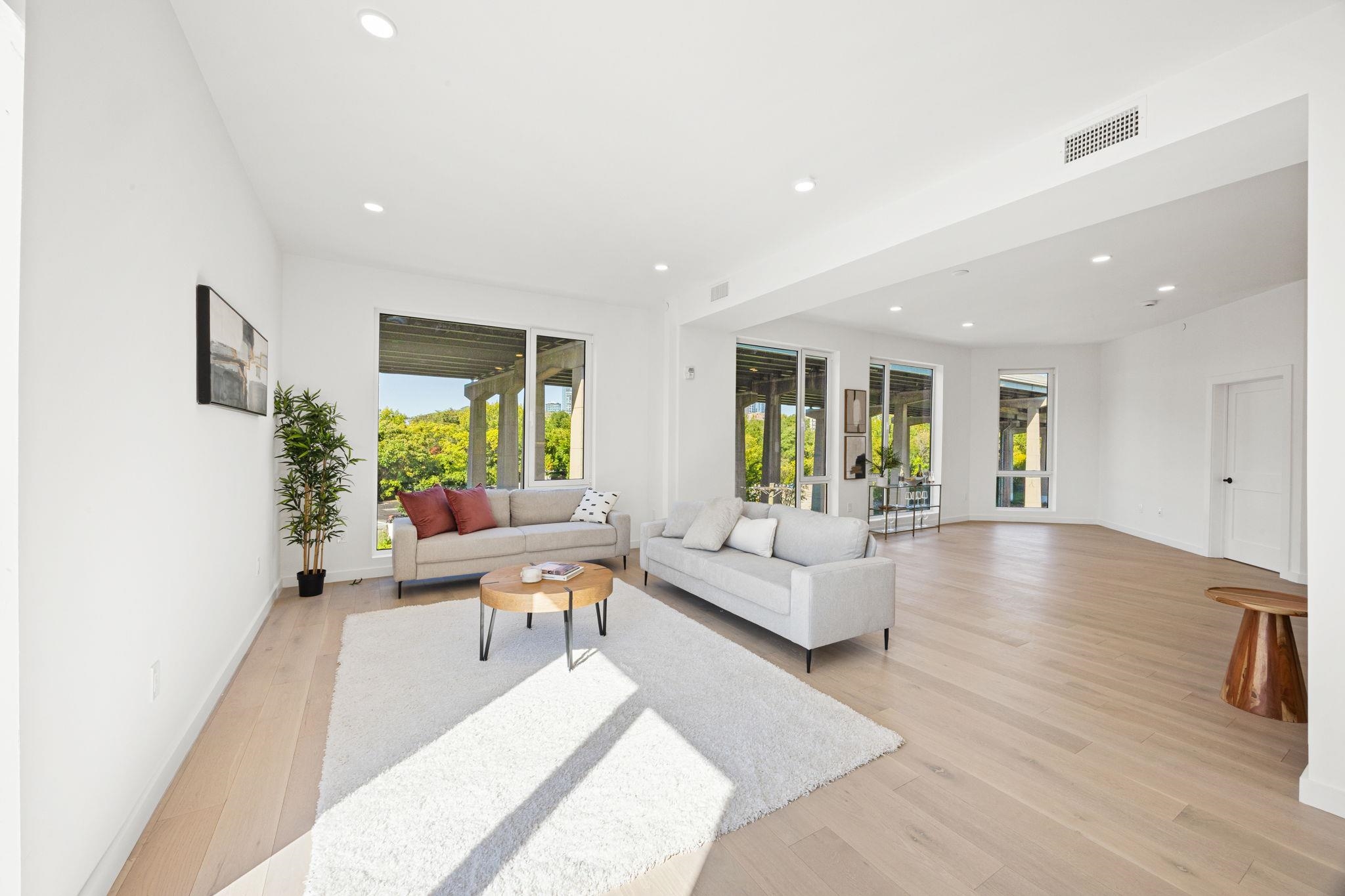 425 3RD ST Unit: 402