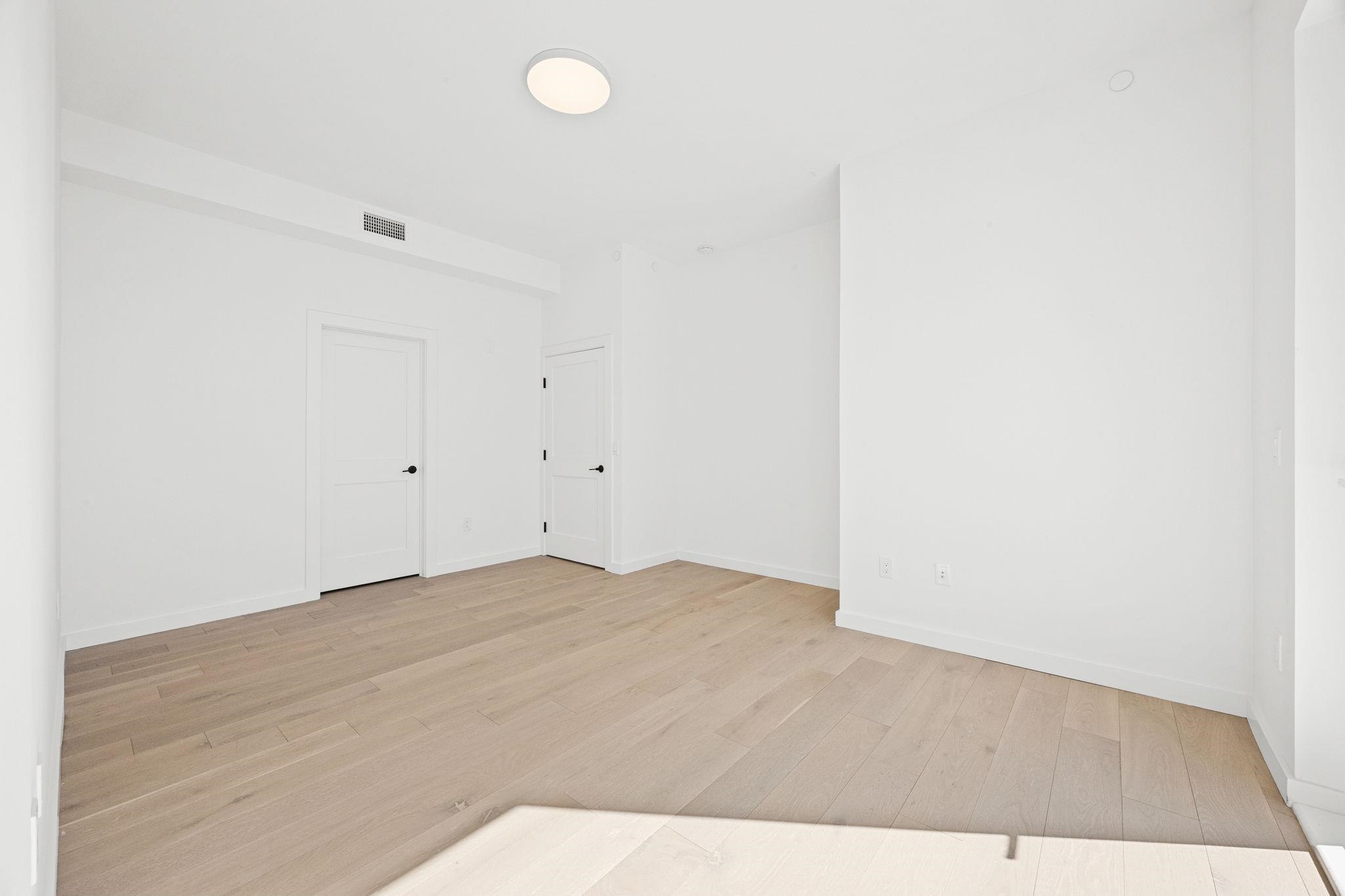 425 3RD ST Unit: 402