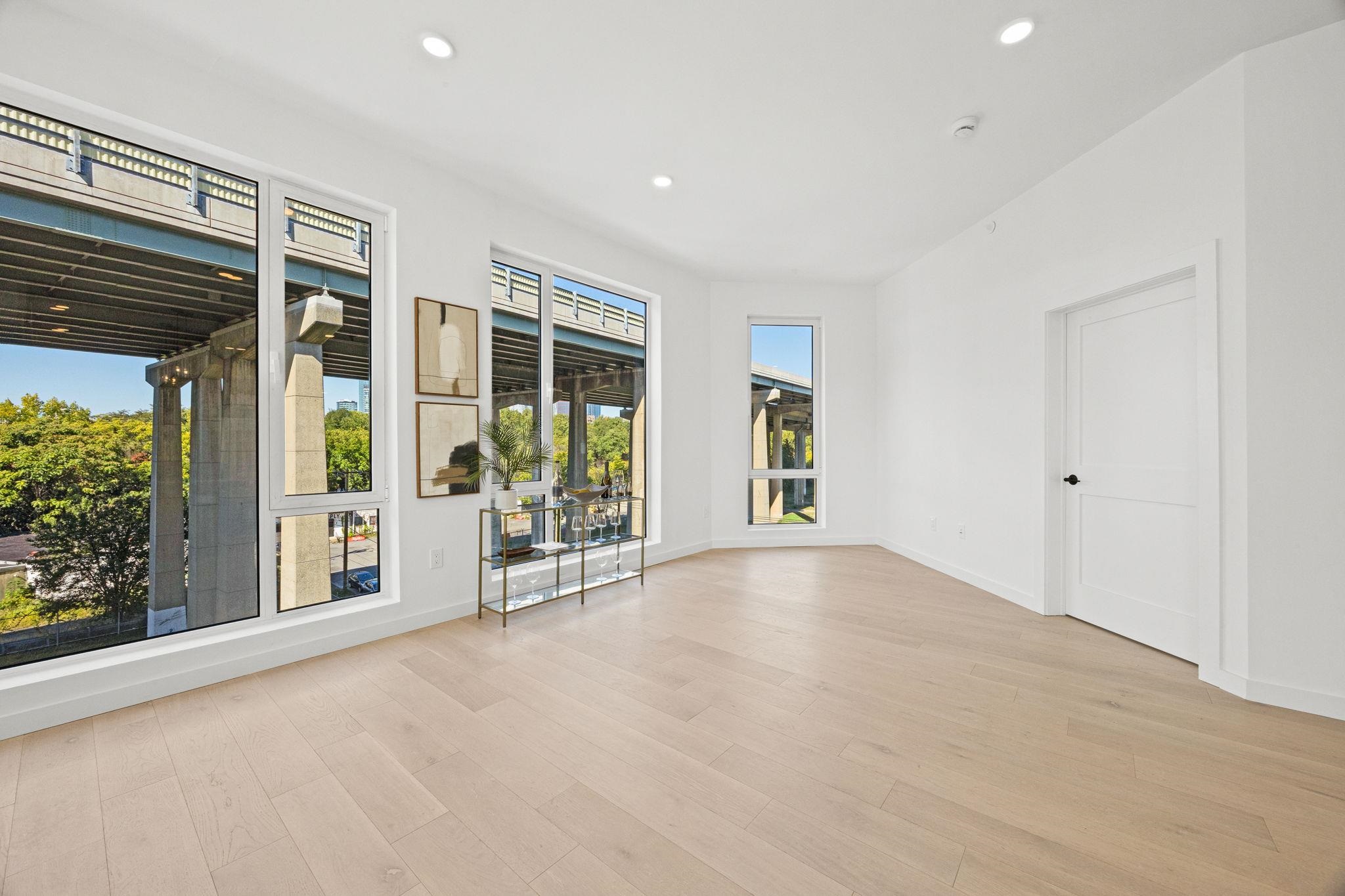 425 3RD ST Unit: 402