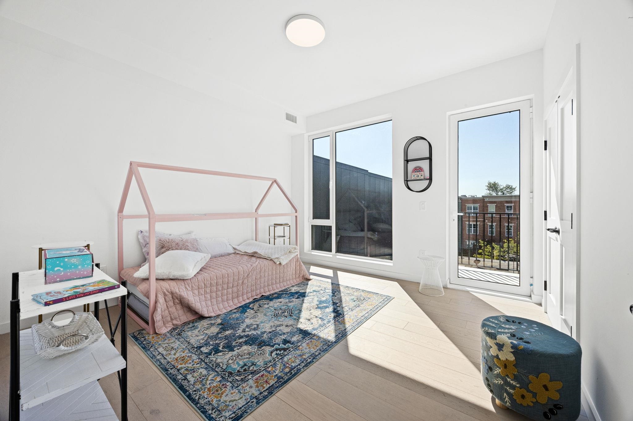 425 3RD ST Unit: 402