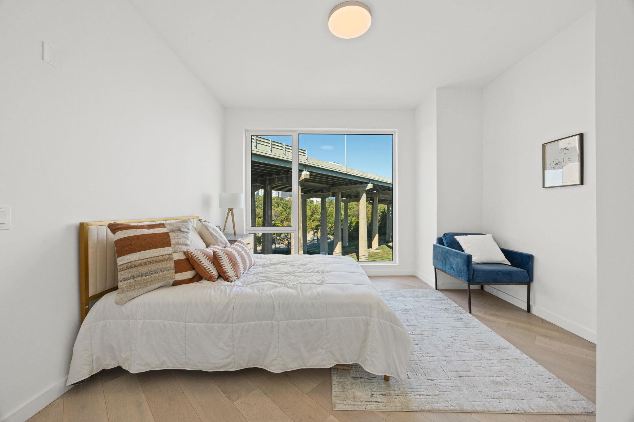 425 3RD ST Unit: 402