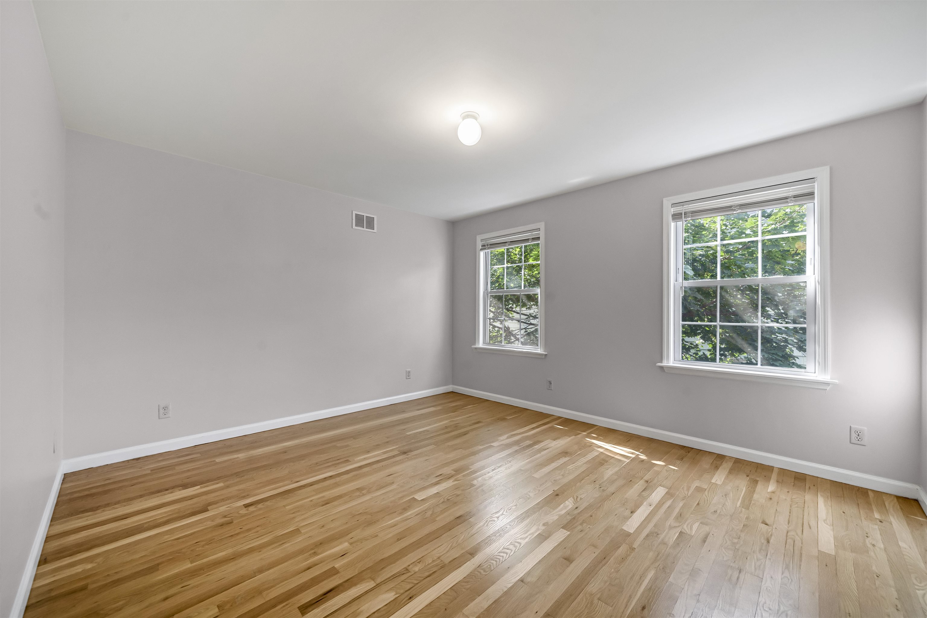 3 MONTROSE AVE Unit: 1