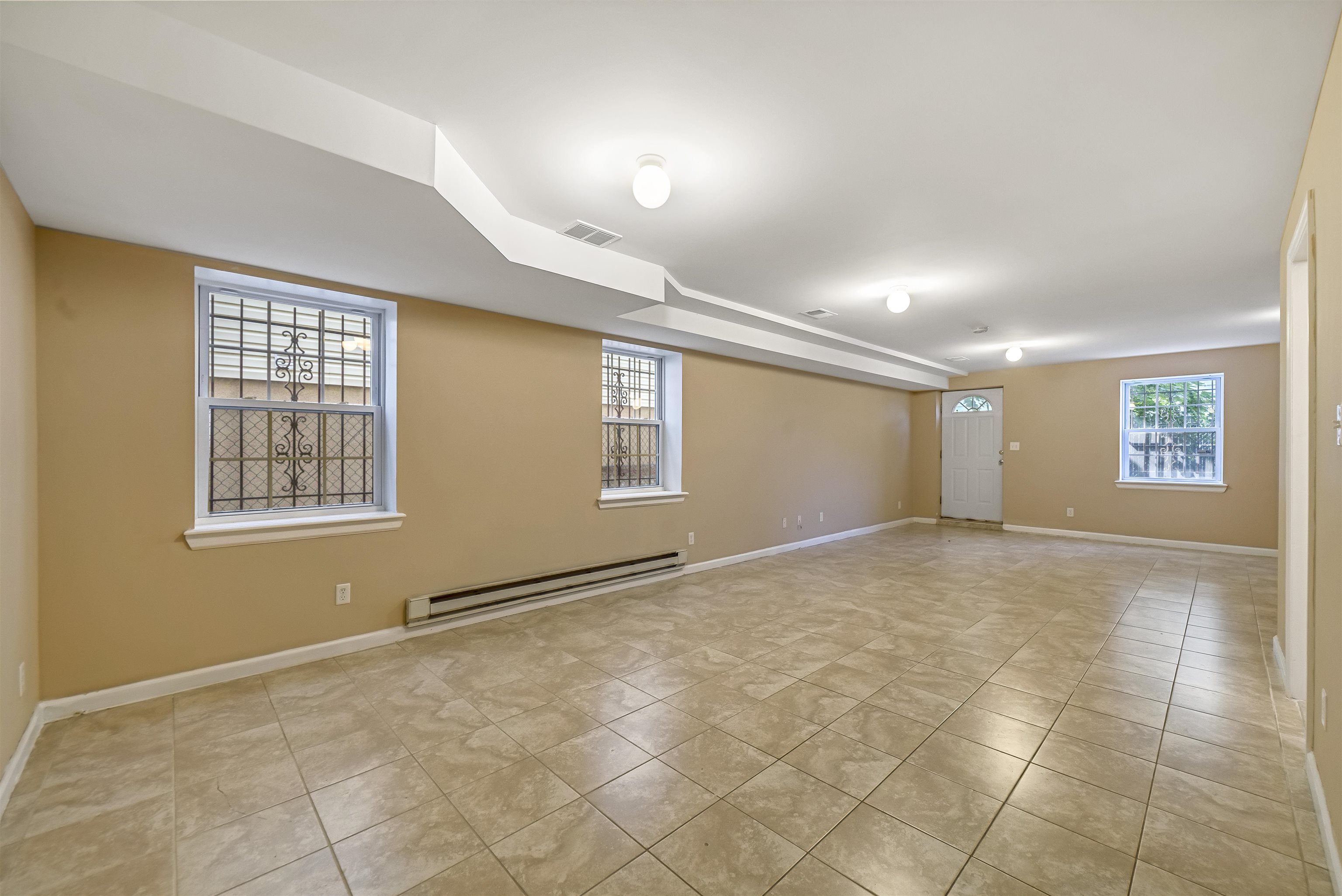 3 MONTROSE AVE Unit: 1