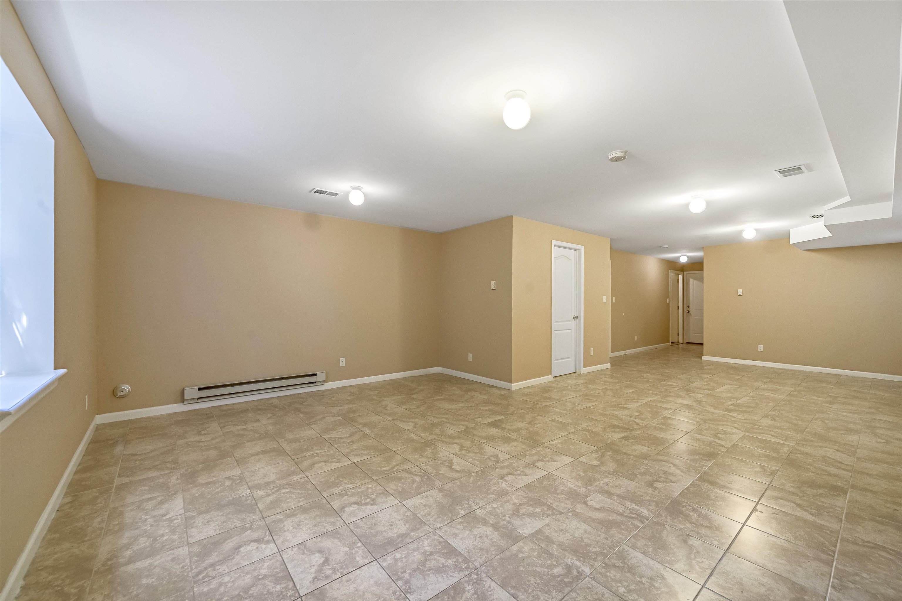 3 MONTROSE AVE Unit: 1