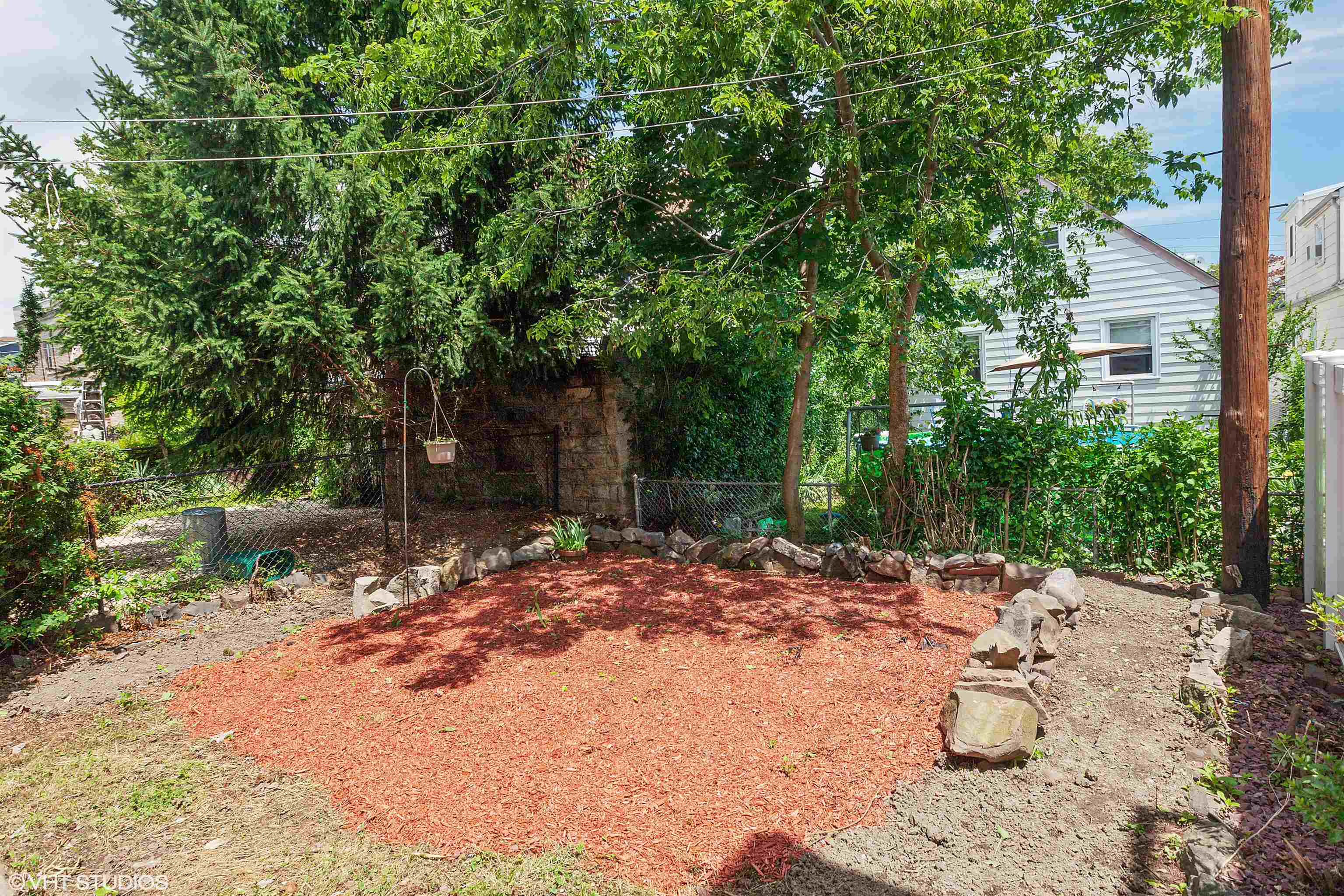 86 NEWMAN AVE Unit: 1