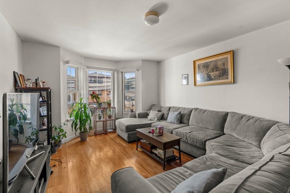 41 TERHUNE AVE