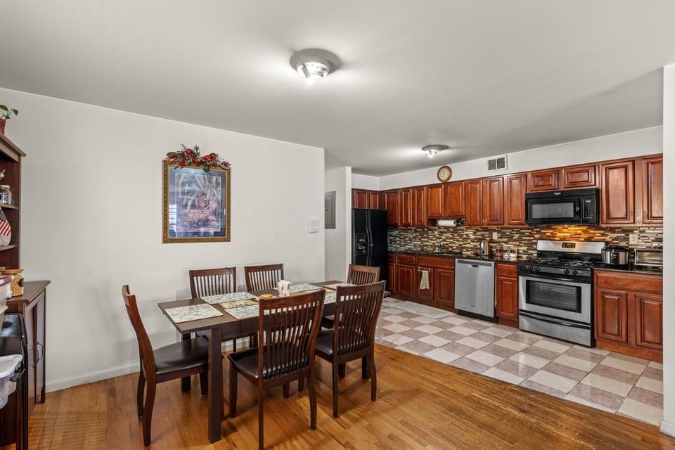 41 TERHUNE AVE