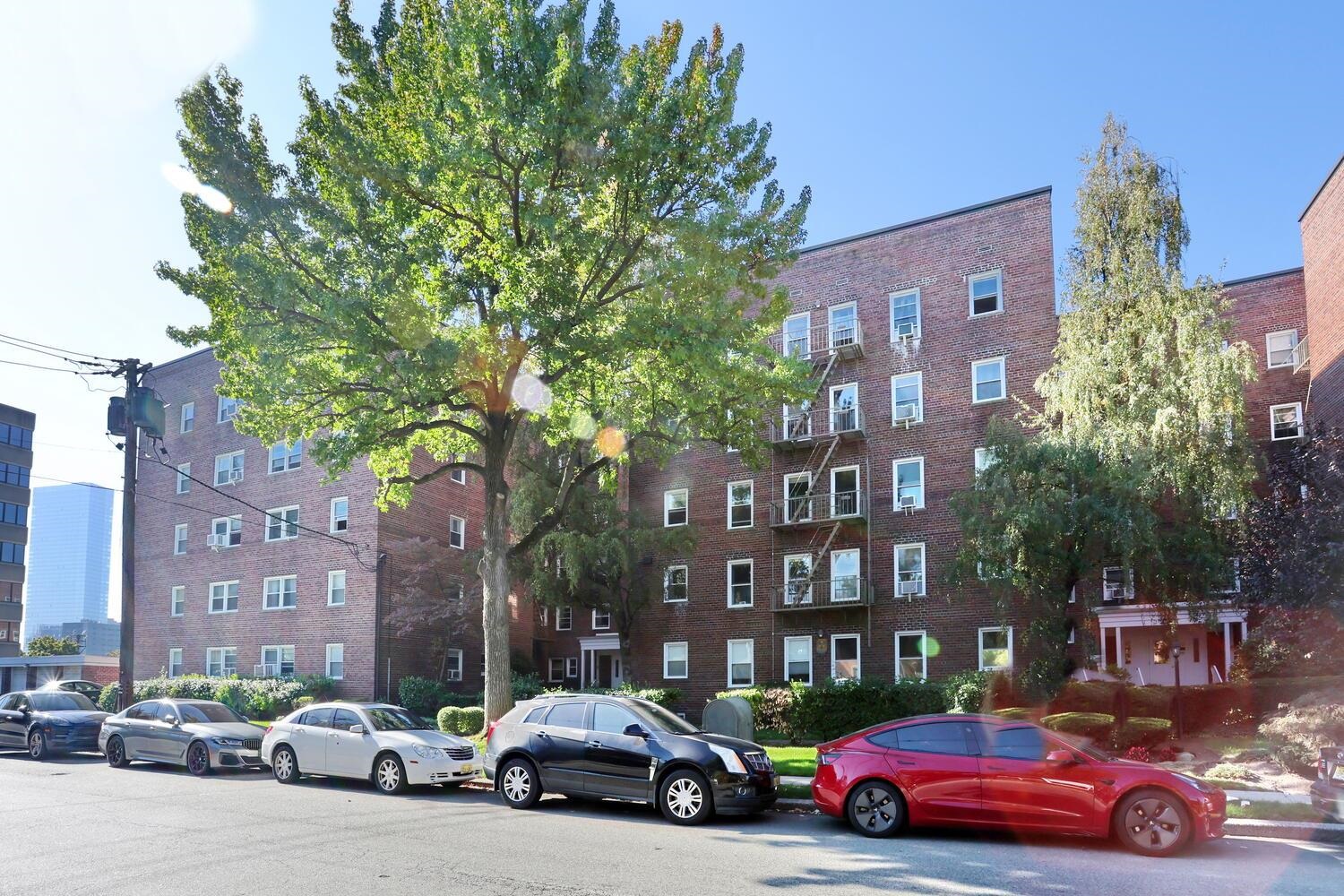 326 BRIDGE PLAZA NORTH Unit: 5D