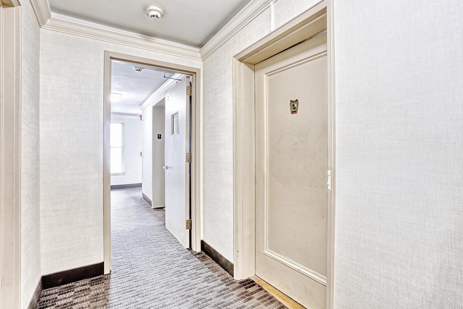 326 BRIDGE PLAZA NORTH Unit: 5D