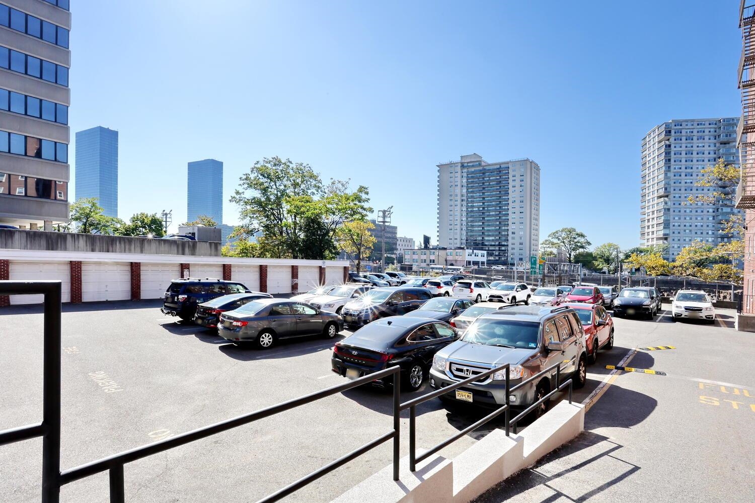 326 BRIDGE PLAZA NORTH Unit: 5D