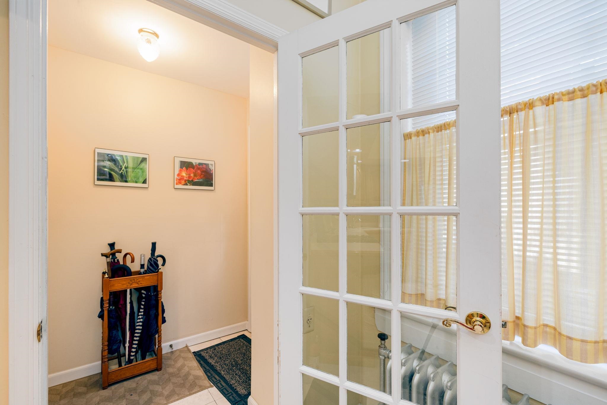 895 SUMMIT AVE