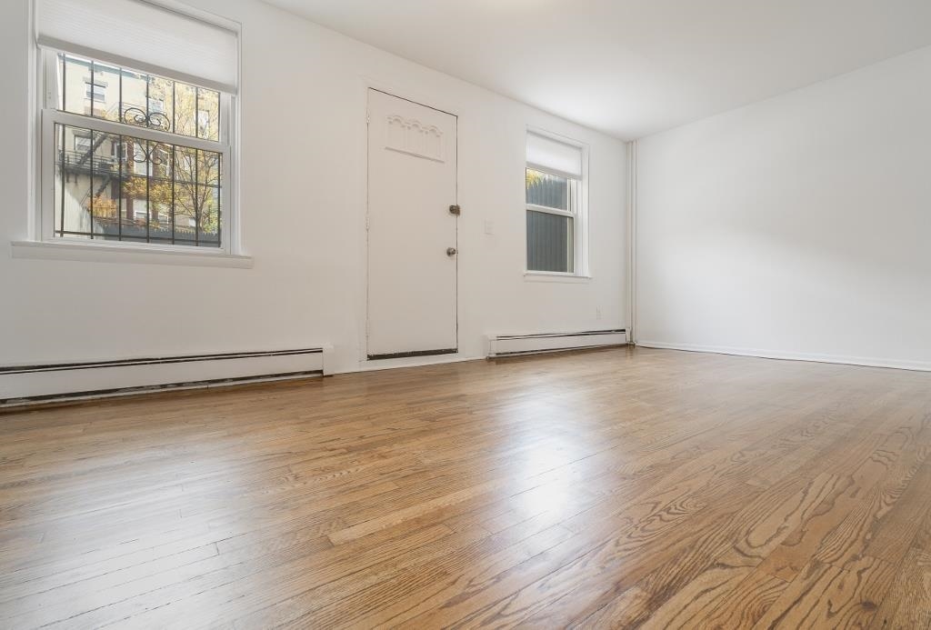 14 MONTICELLO AVE
