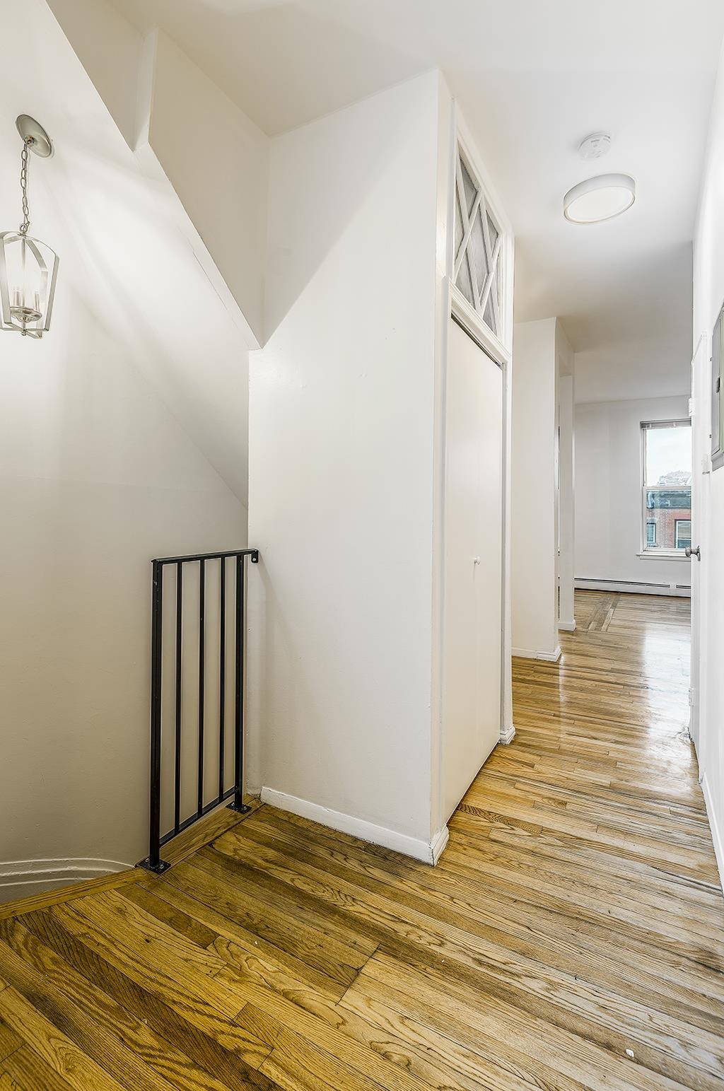 14 MONTICELLO AVE