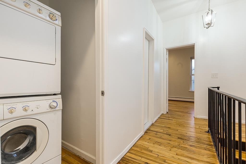 14 MONTICELLO AVE