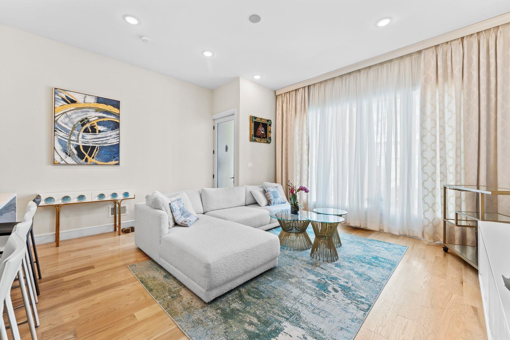 93 PEARSALL AVE Unit: 1-2