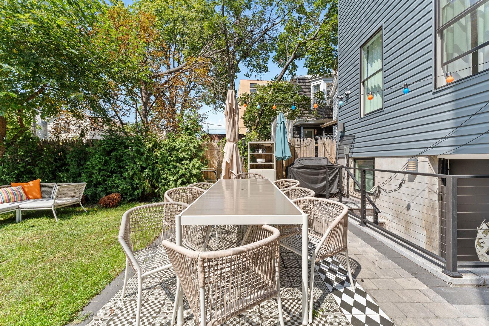 93 PEARSALL AVE Unit: 1-2