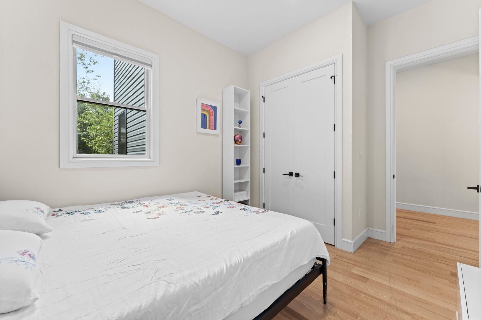 93 PEARSALL AVE Unit: 1-2