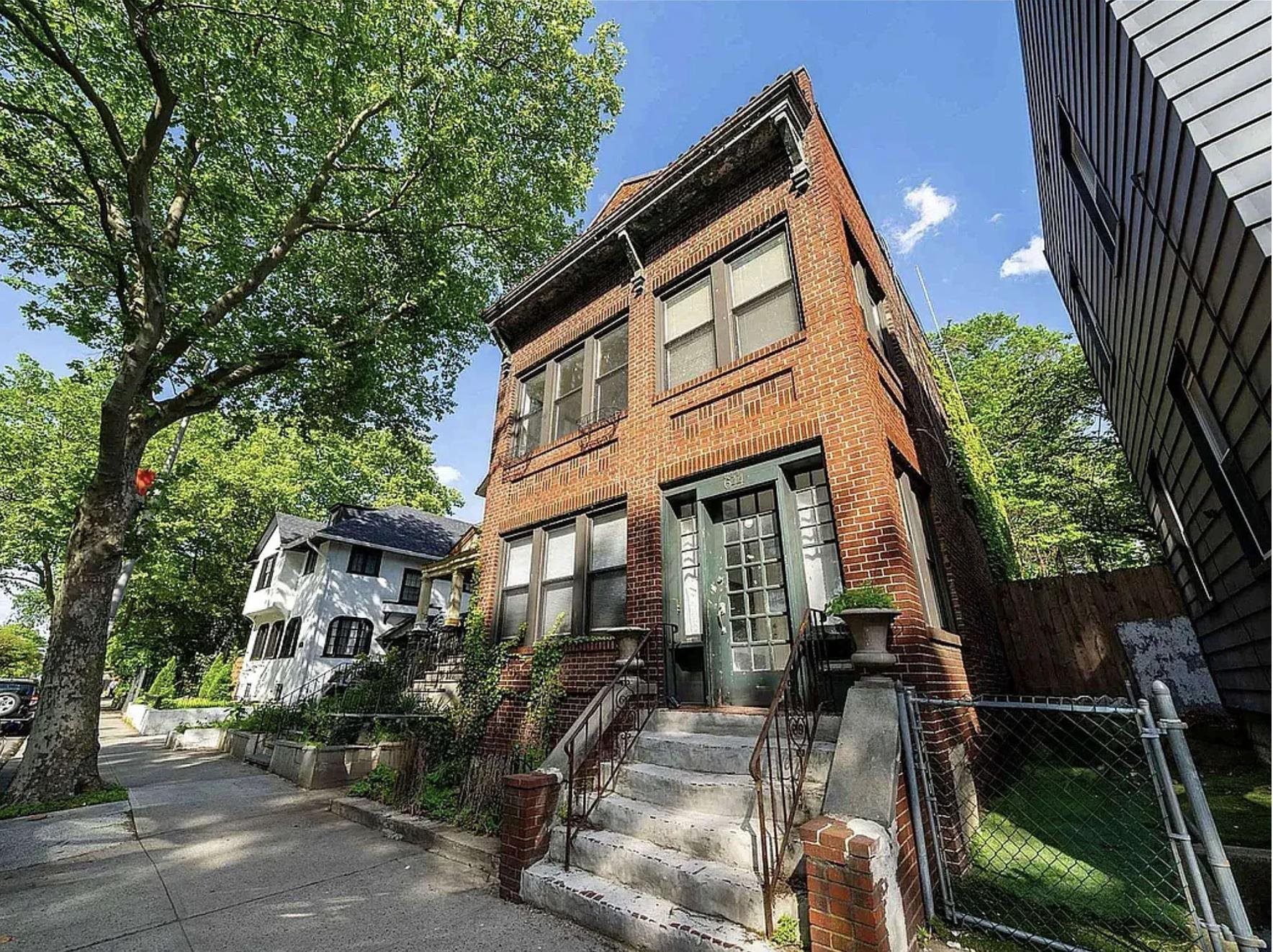 644 WESTSIDE AVE