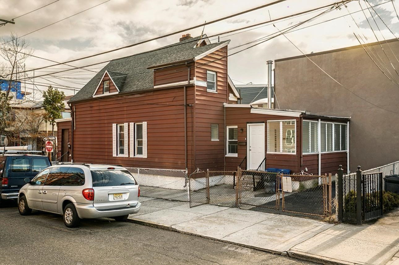 117 SHERMAN AVE