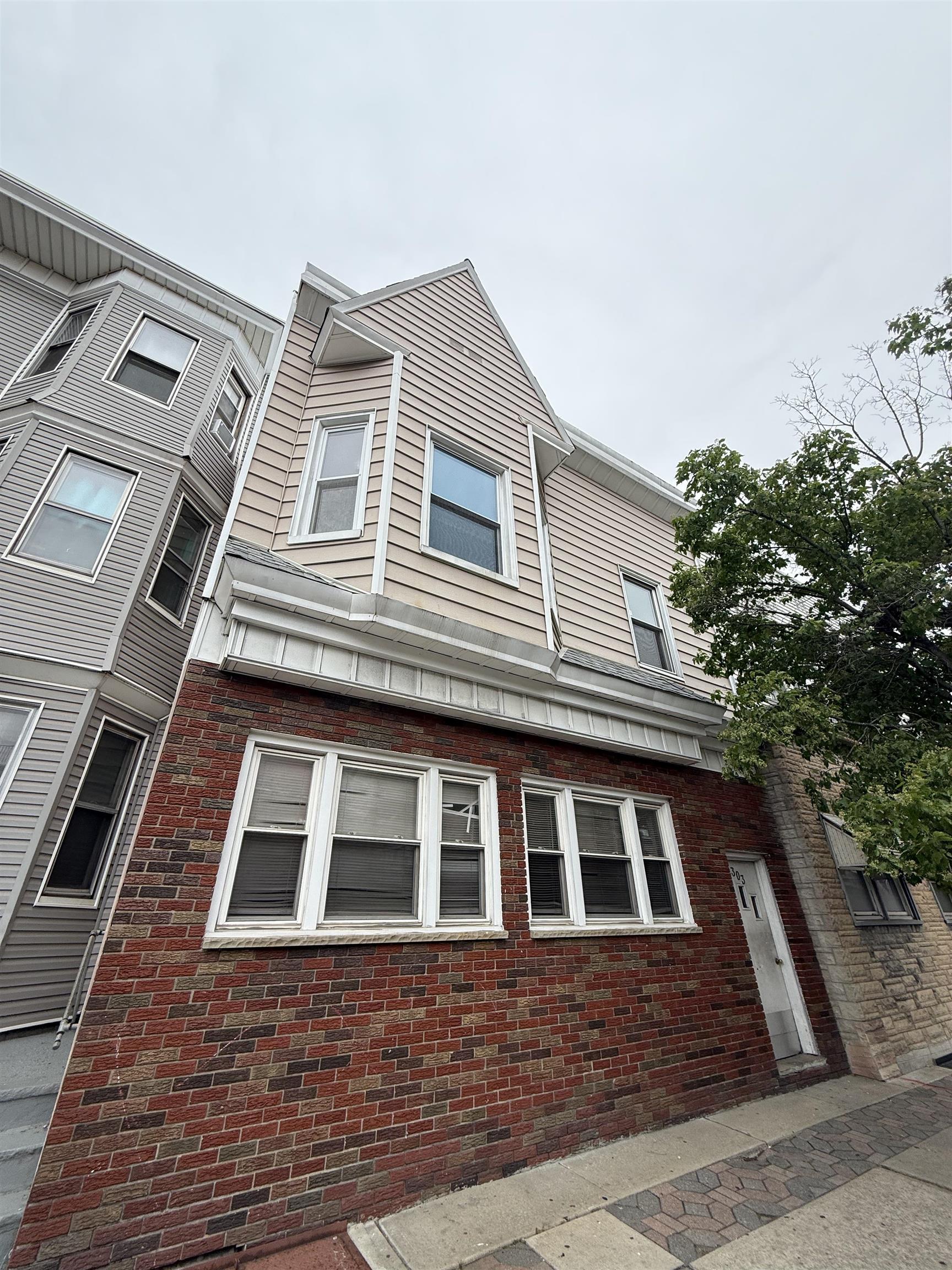 303 BROADWAY Unit: 1A