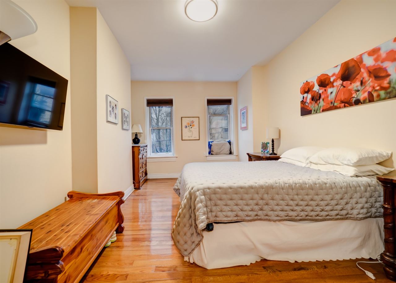 264 9TH ST Unit: 3F