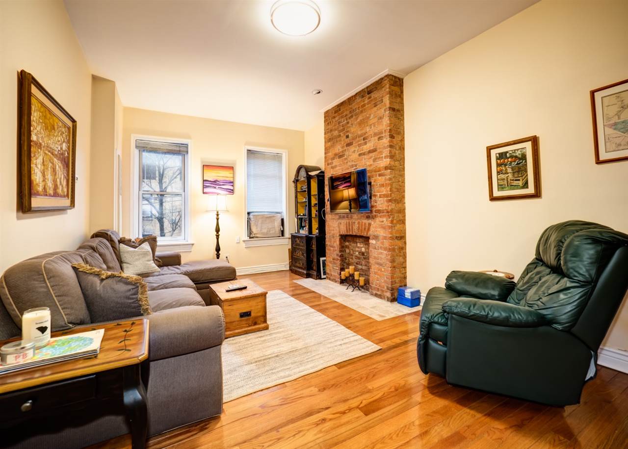 264 9TH ST Unit: 3F