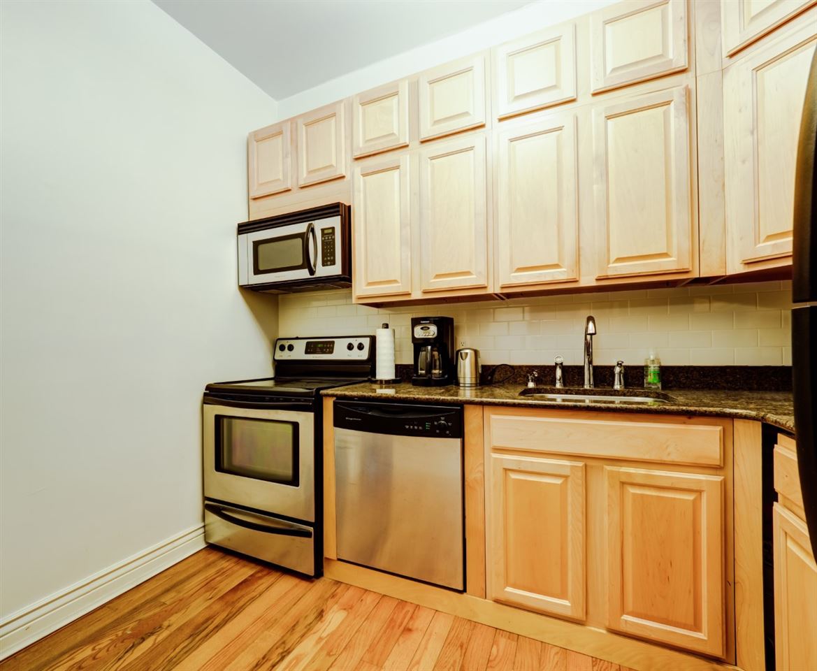 264 9TH ST Unit: 3F