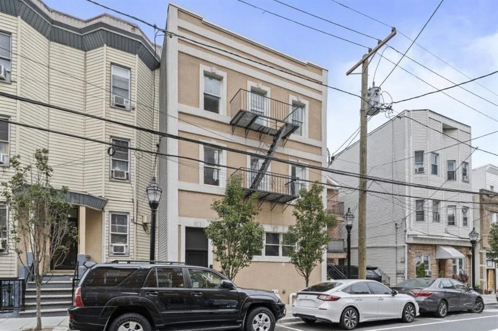 2505 CENTRAL AVE Unit: 3a