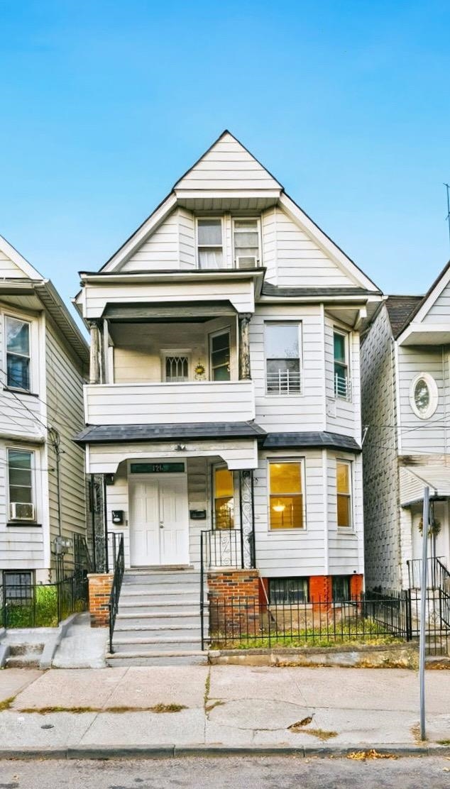 126 GRANT AVE