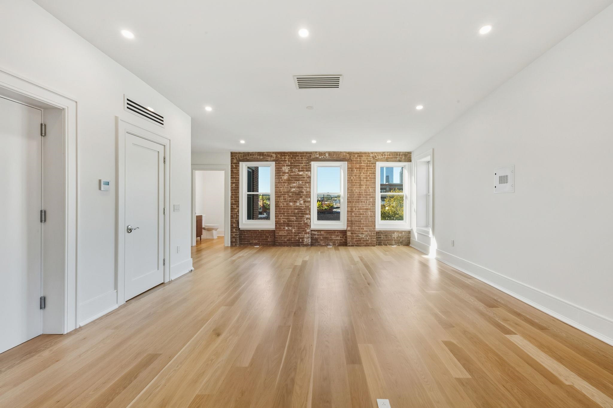 647 JERSEY AVE Unit: PH