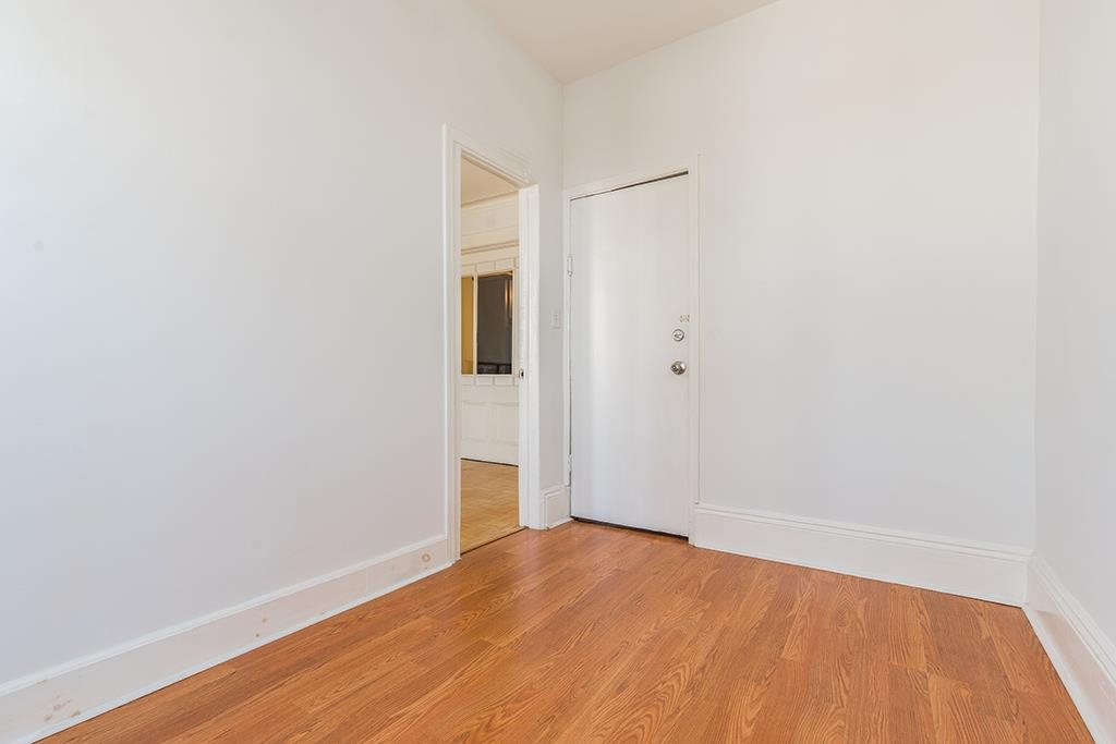 126 CHESTNUT AVE
