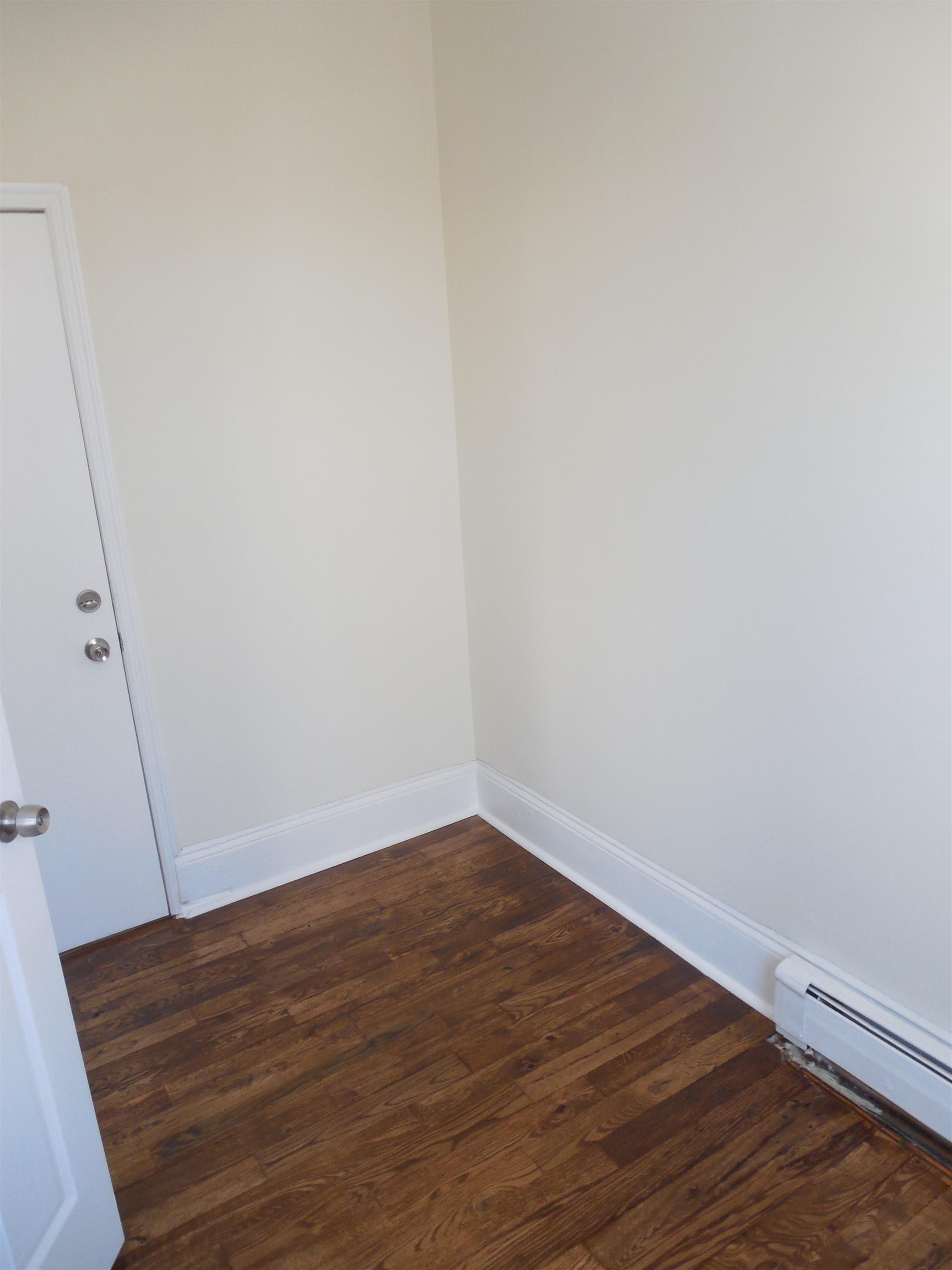 126 CHESTNUT AVE
