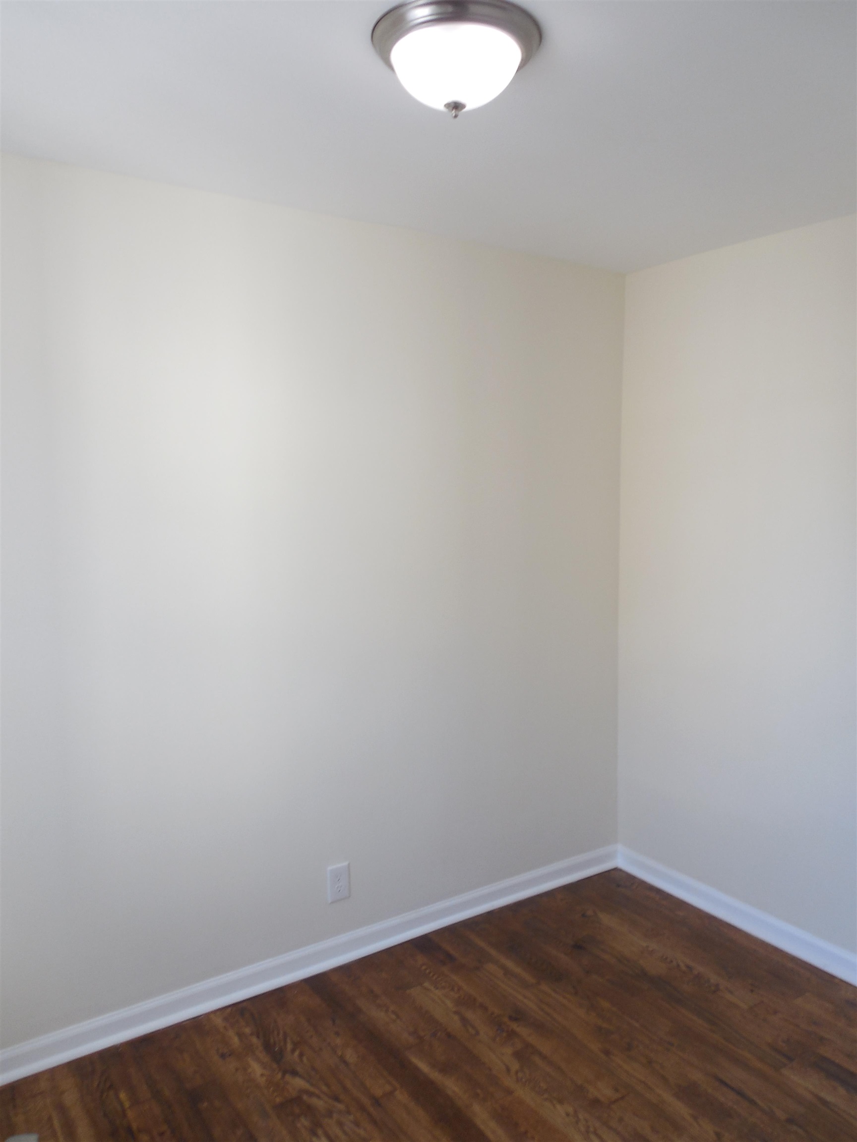 126 CHESTNUT AVE
