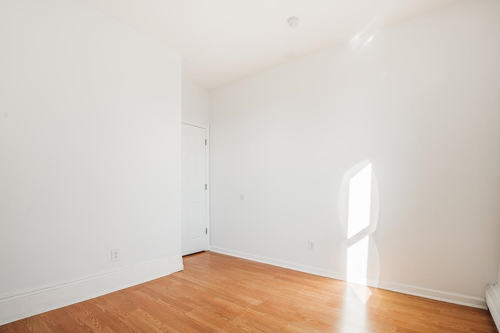 126 CHESTNUT AVE