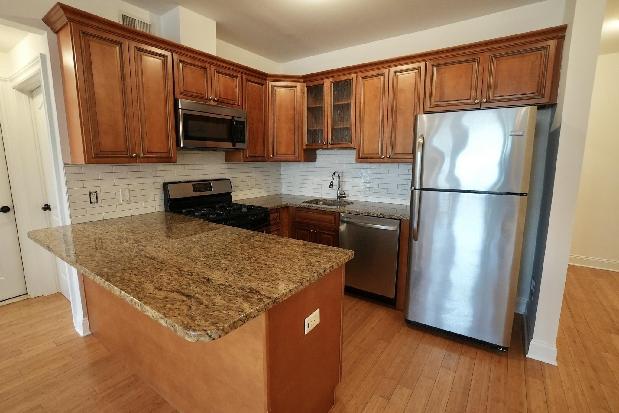 5 MONITOR ST Unit: 201