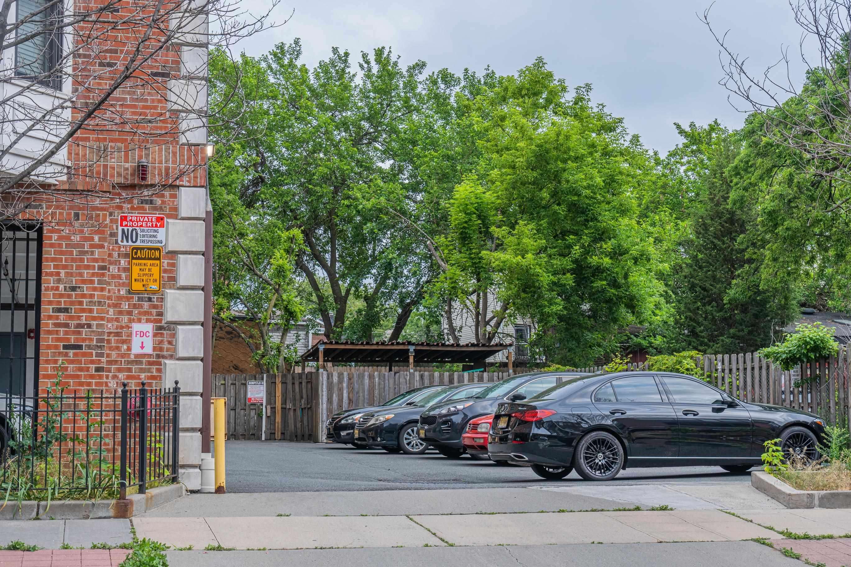 5 MONITOR ST Unit: 202