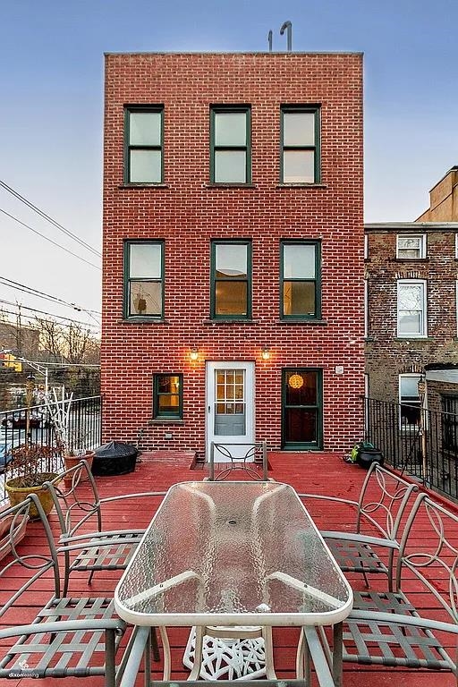 104 ERIE ST