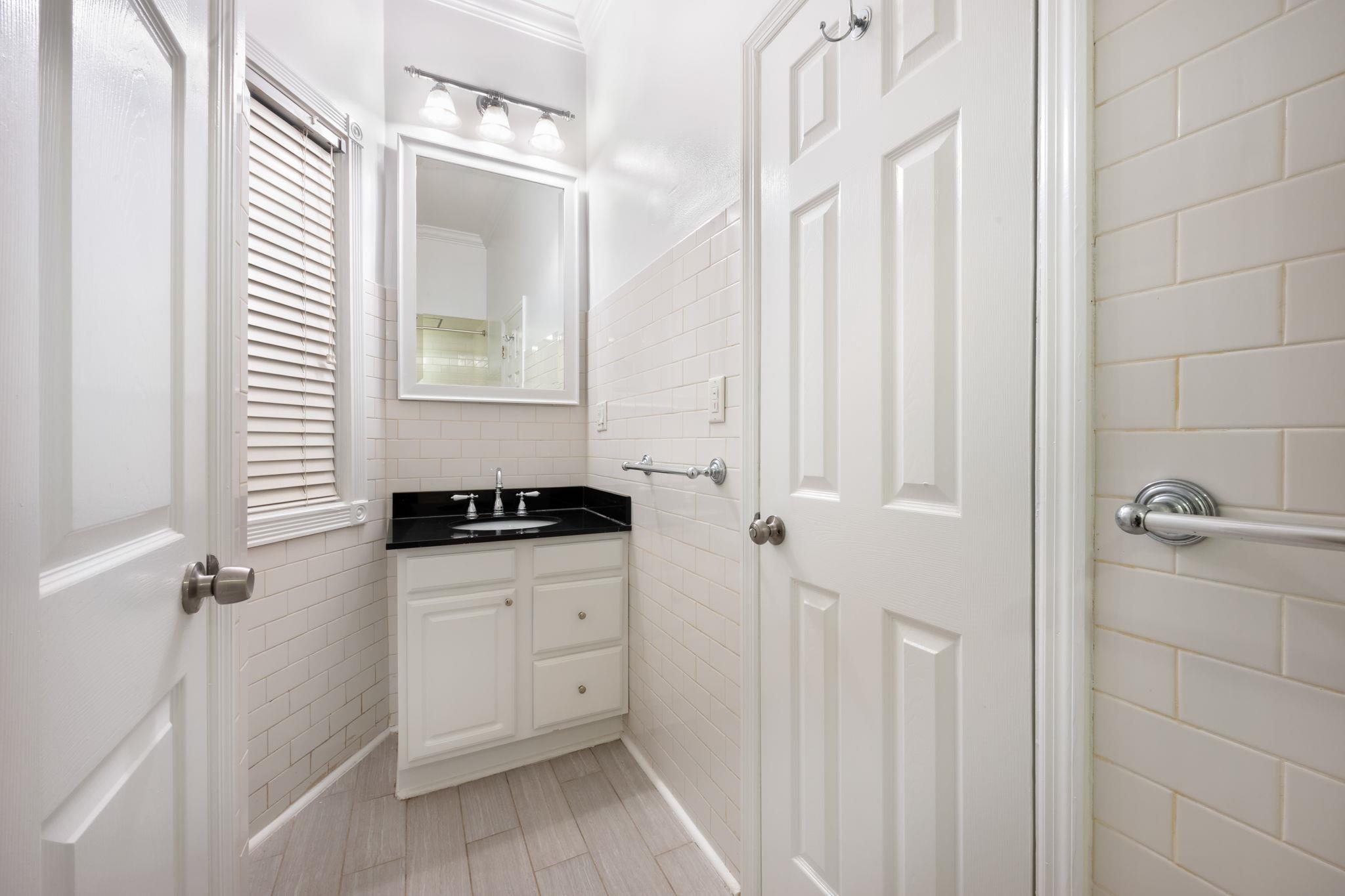 465 PALISADE AVE Unit: 1R