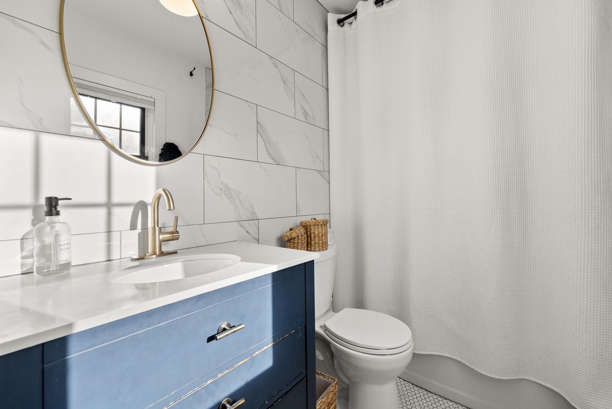 11 WEST GOUVENEUR AVE