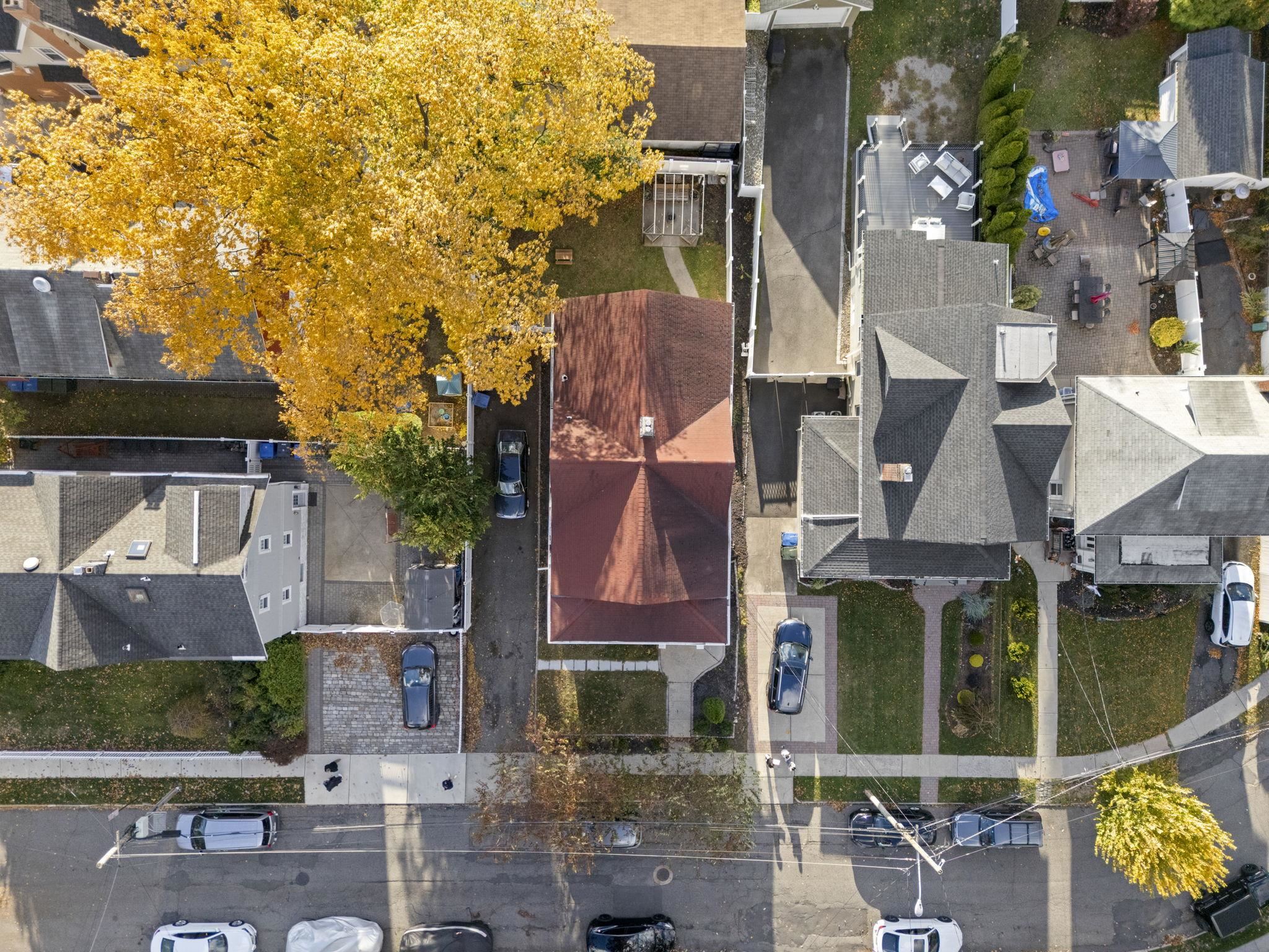 11 WEST GOUVENEUR AVE