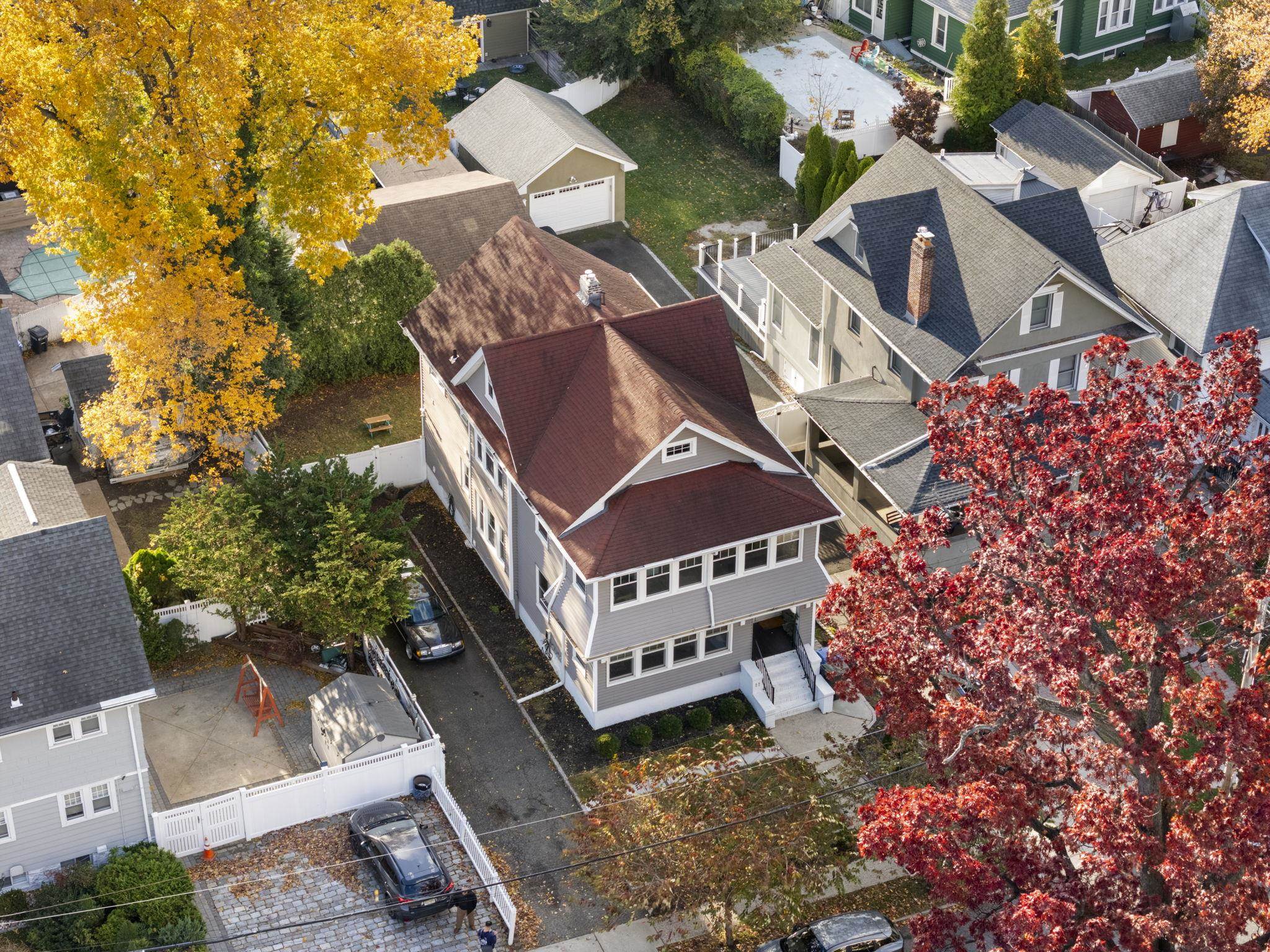 11 WEST GOUVENEUR AVE