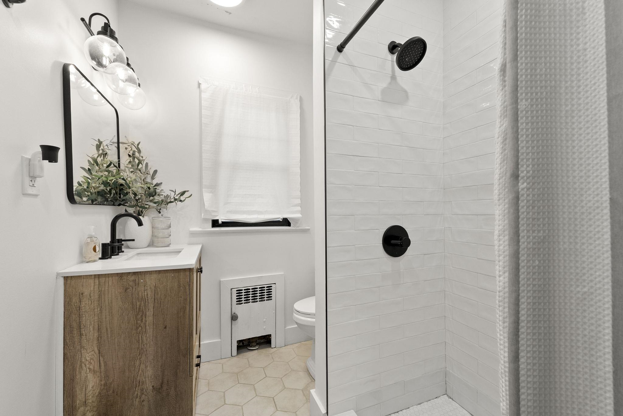 11 WEST GOUVENEUR AVE