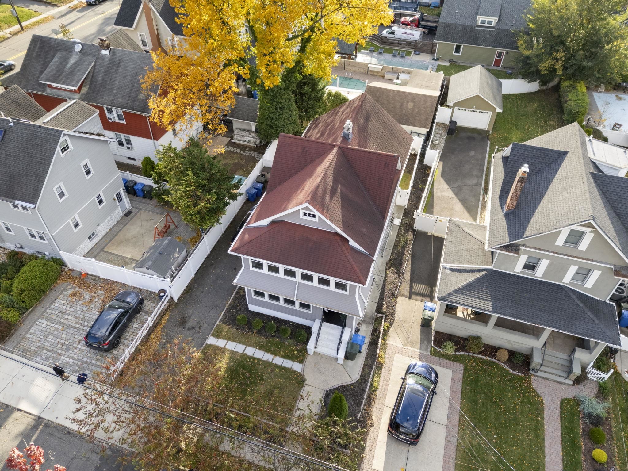 11 WEST GOUVENEUR AVE