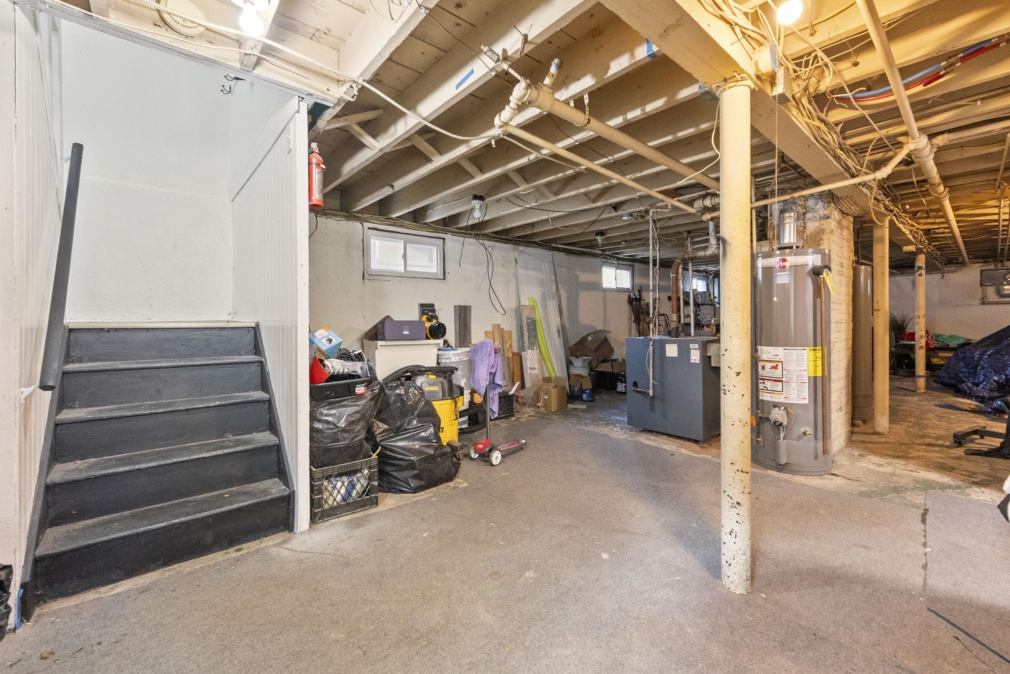 11 WEST GOUVENEUR AVE