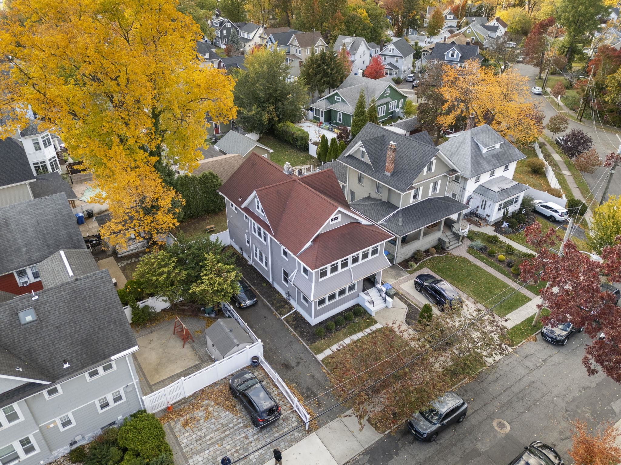 11 WEST GOUVENEUR AVE