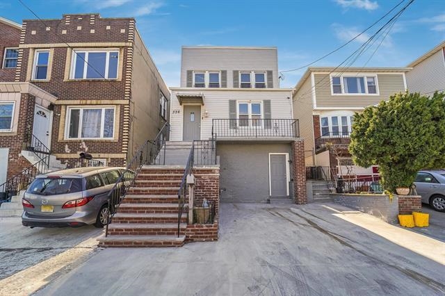 336 TERRACE AVE