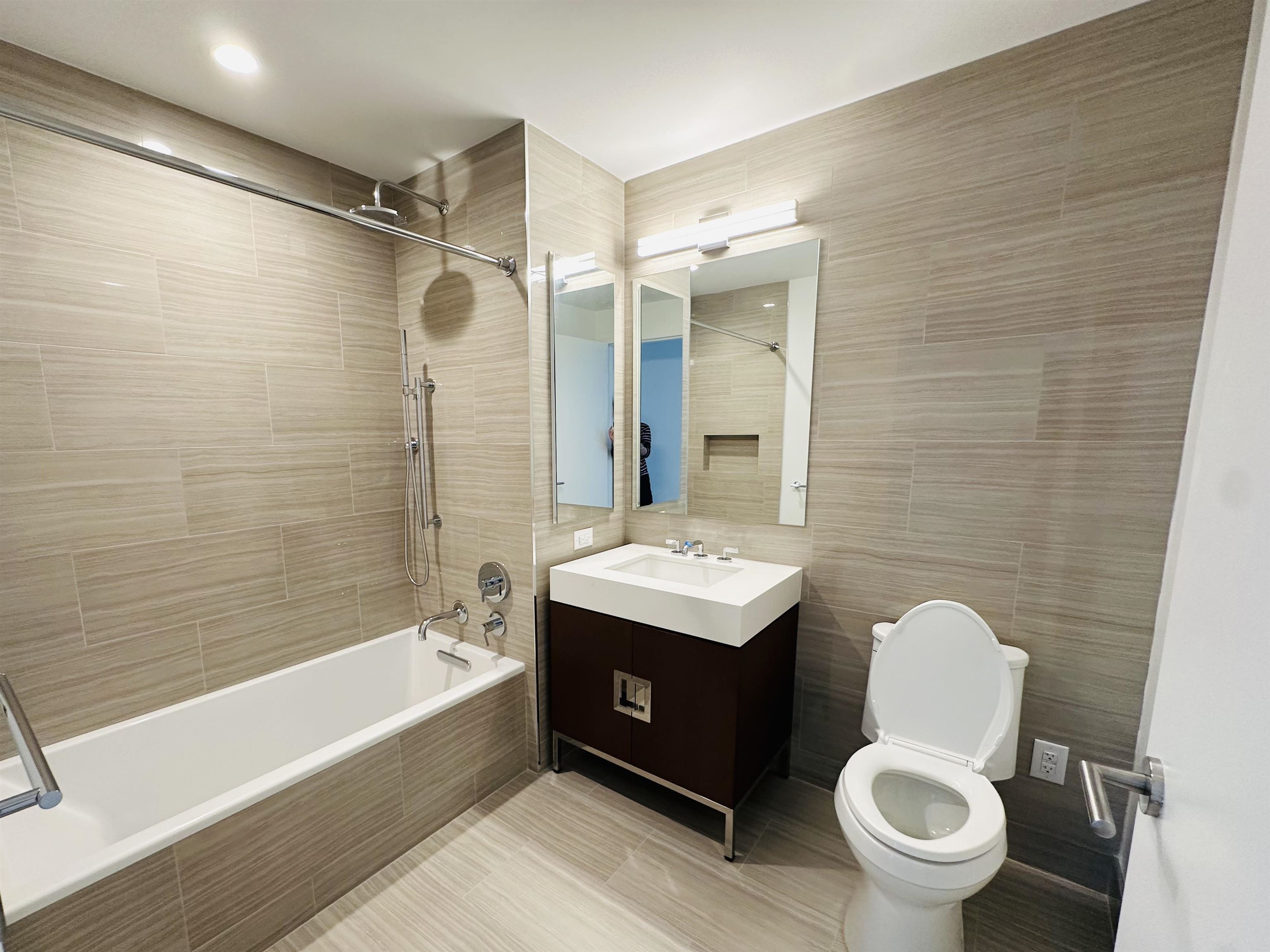 99 HUDSON ST Unit: 2902R