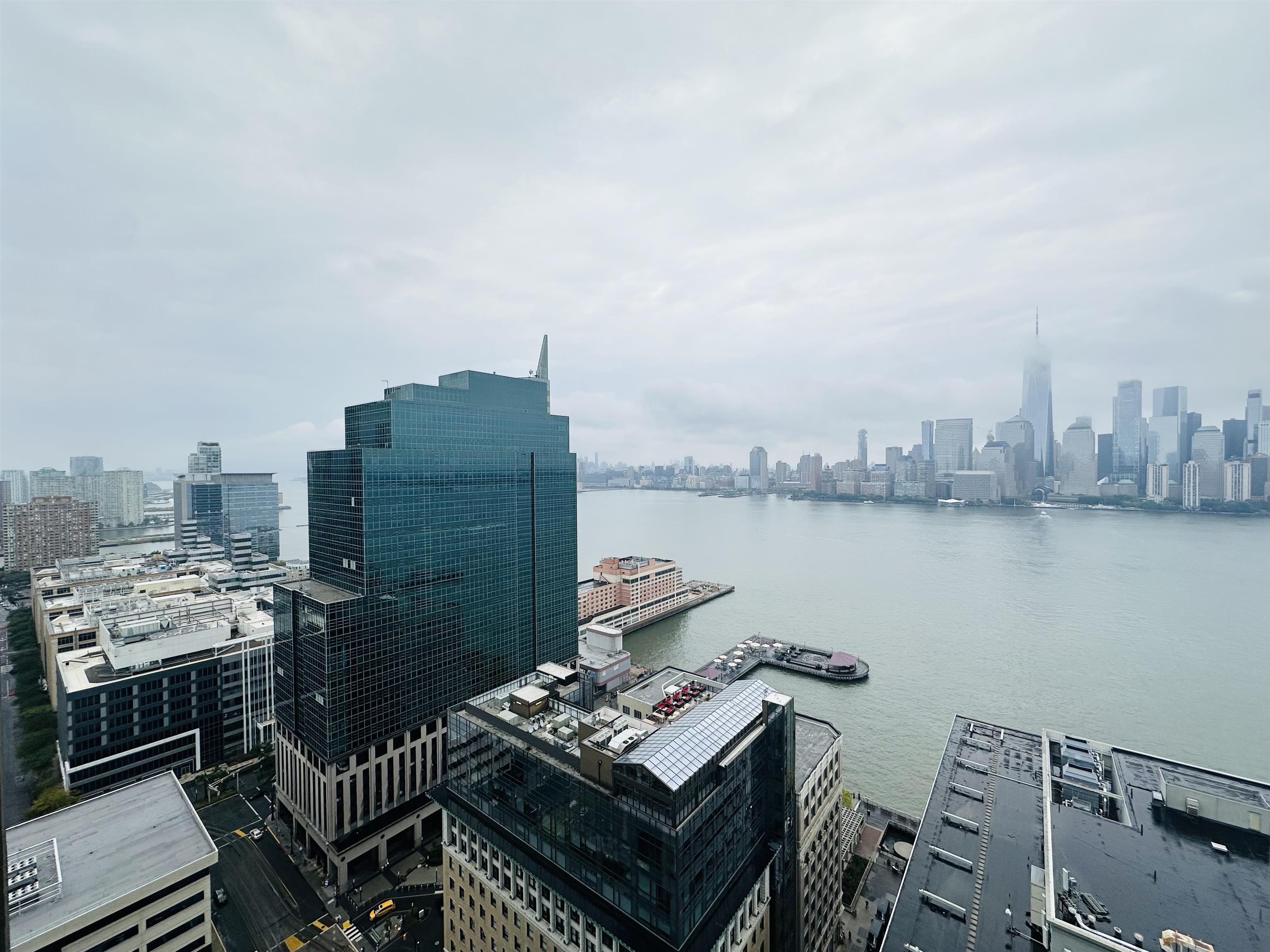 99 HUDSON ST Unit: 2902R