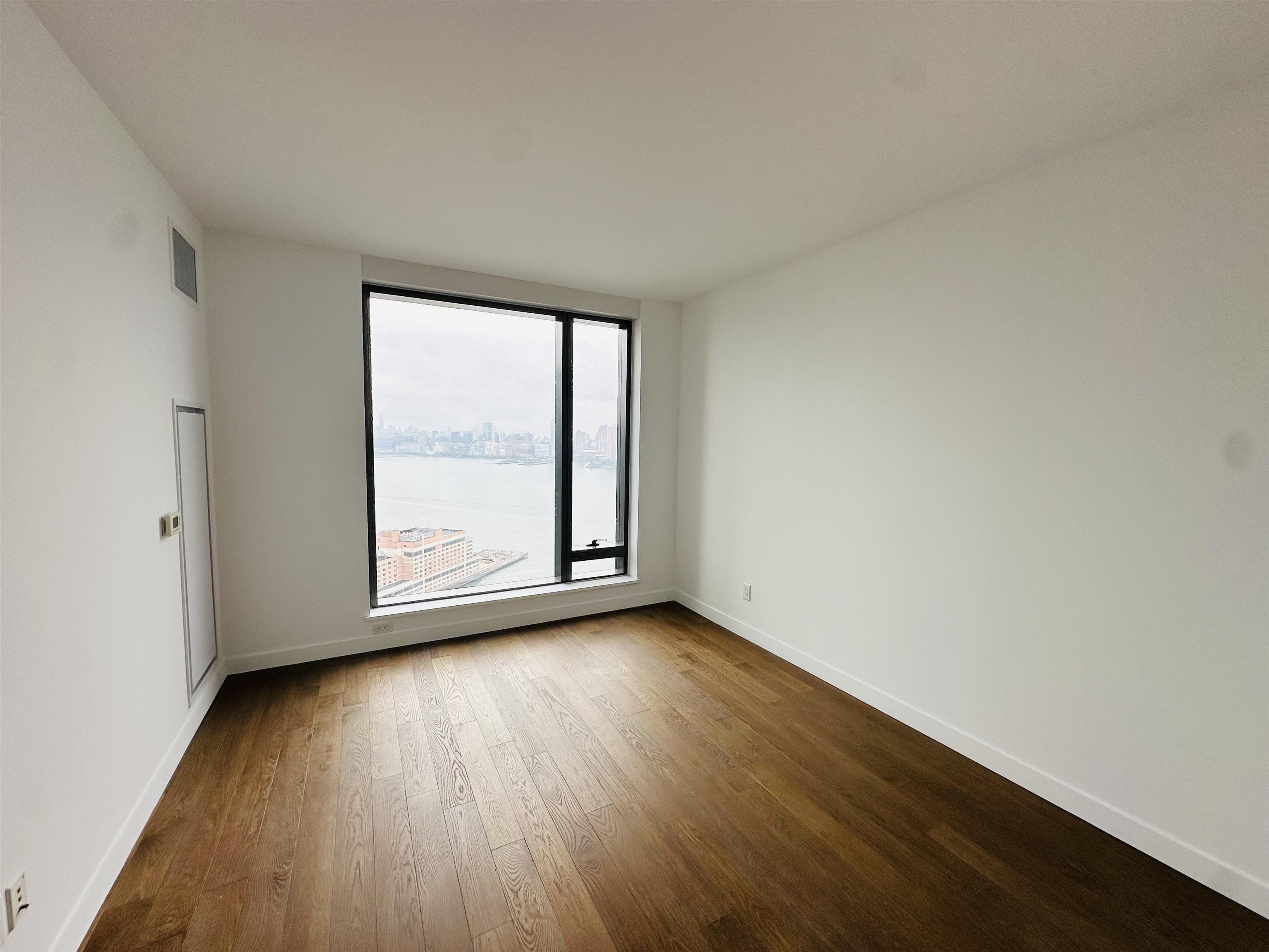 99 HUDSON ST Unit: 2902R