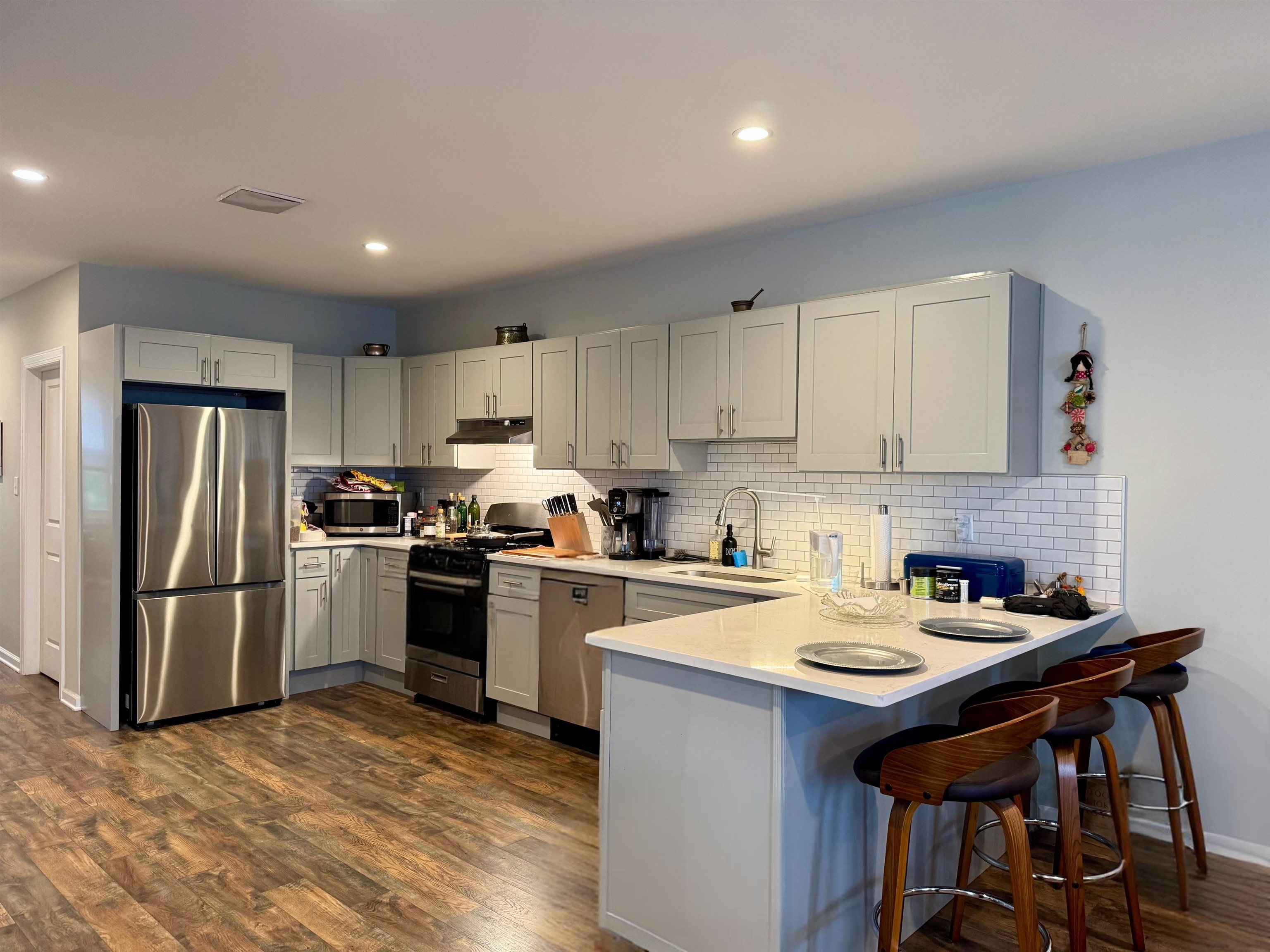 440 AVENUE E Unit: 2